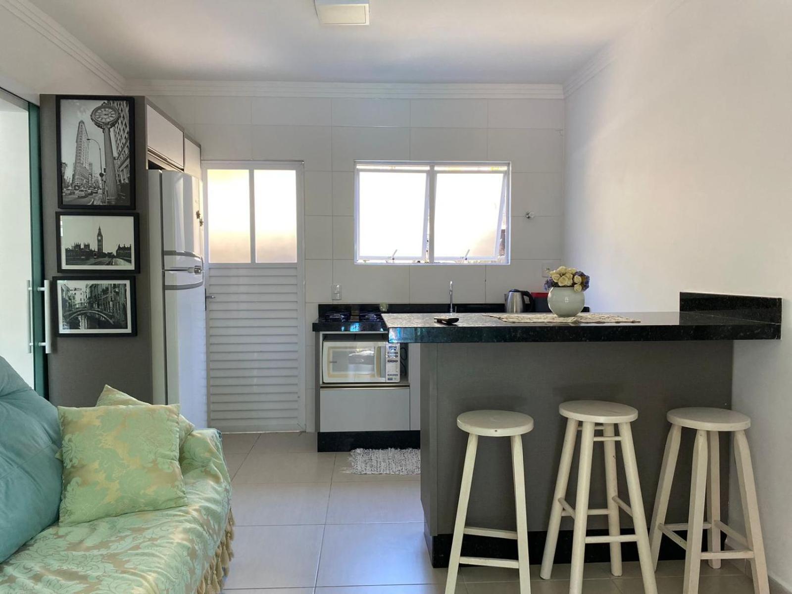 Residencial Com Piscina Possui Jacuzzi Aquecida Com Hidromassagem Bombinhas Exterior foto