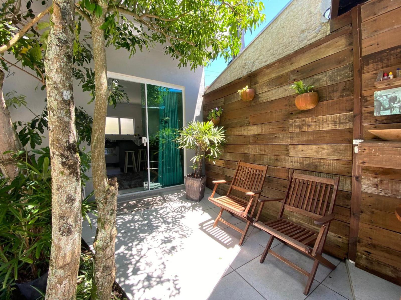 Residencial Com Piscina Possui Jacuzzi Aquecida Com Hidromassagem Bombinhas Exterior foto