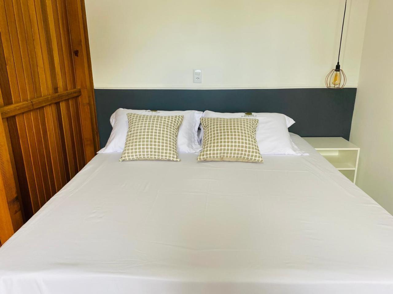 Residencial Com Piscina Possui Jacuzzi Aquecida Com Hidromassagem Bombinhas Exterior foto