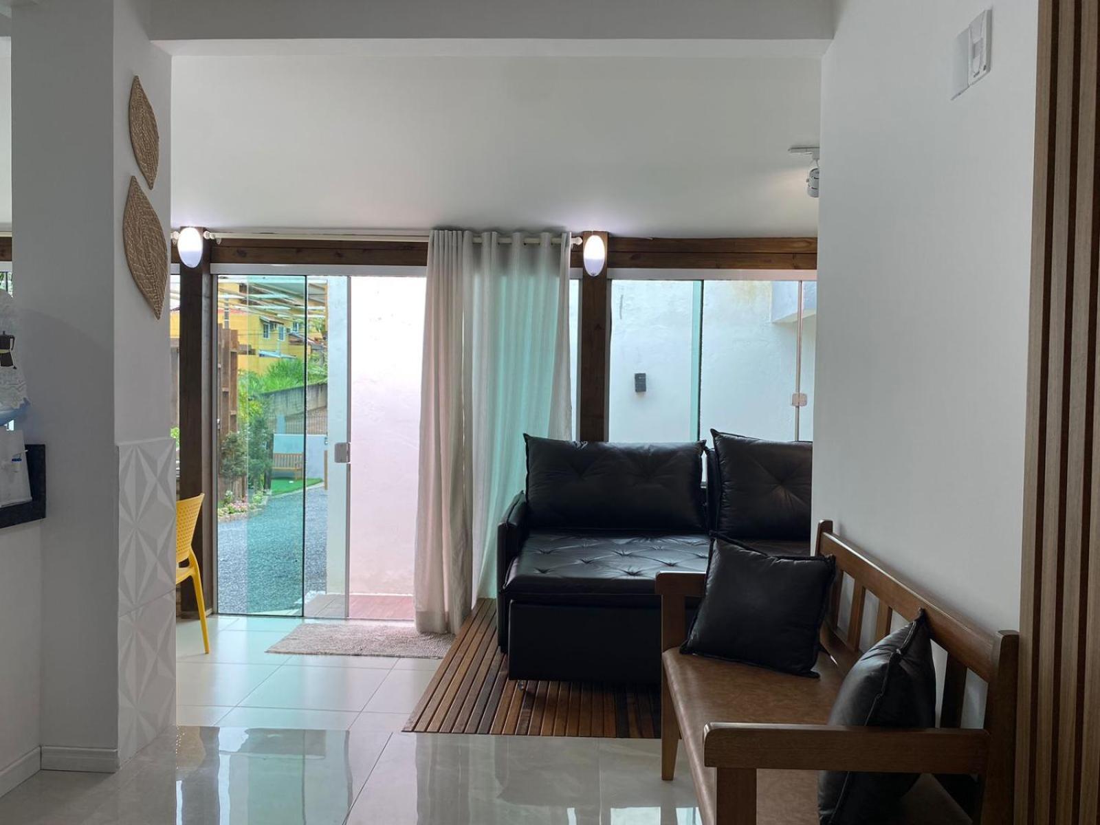 Residencial Com Piscina Possui Jacuzzi Aquecida Com Hidromassagem Bombinhas Exterior foto